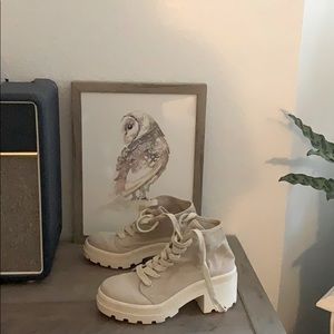 Cute chunky shoes only worn a few times !